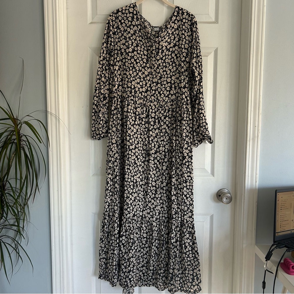 OLD NAVY Ditsy Floral Maxi Dress - Picture 2 of 2